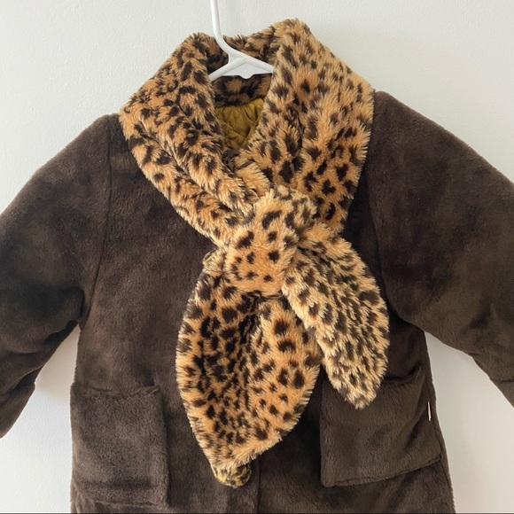 VINTAGE FAUX FUR BROWN COAT WITH BUILT IN SCARF - Picture 4 of 9